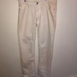 White skinny jeans